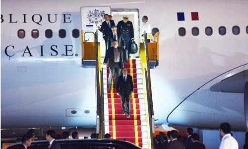 Tổng thống Pháp Francois Hollande bắt đầu chuyến thăm cấp Nhà nước tới Việt Nam - ảnh 1
